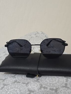 Black Geometric Sunglasses